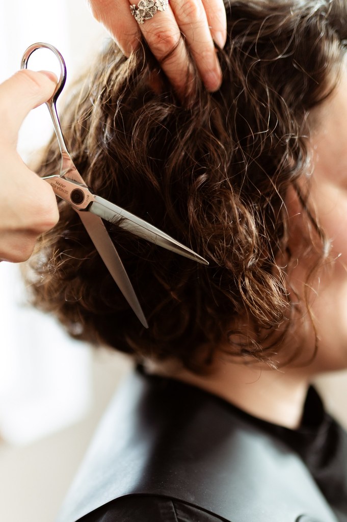 Cheveux bouclés