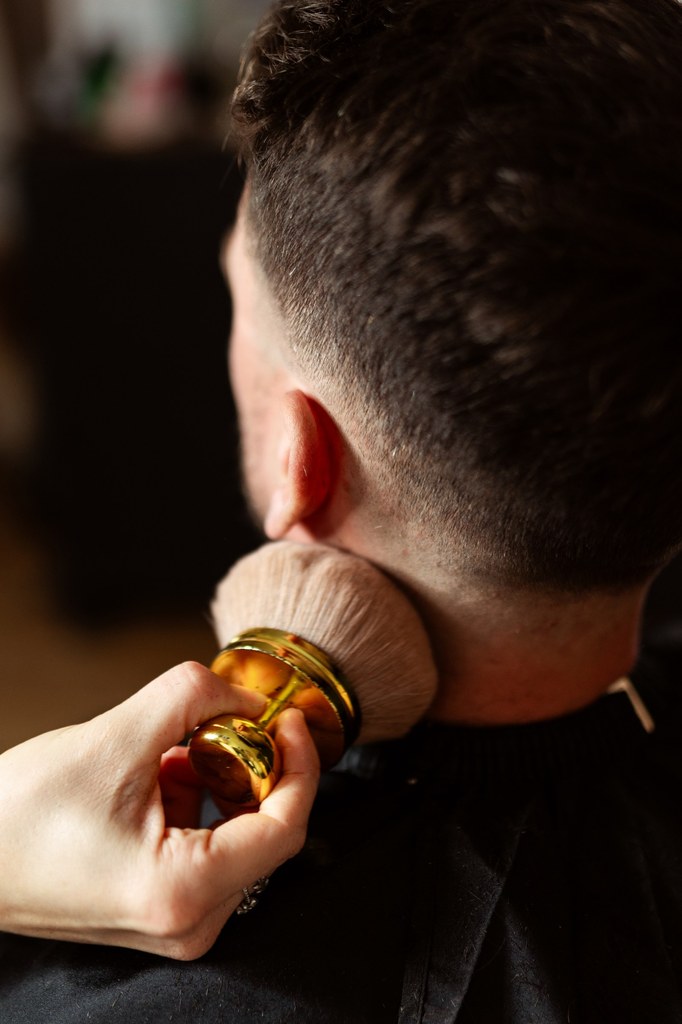 Coiffeur homme et barbier à Poitiers - Le Repère des Artistes